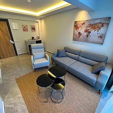 Swan Boutique Hotel *